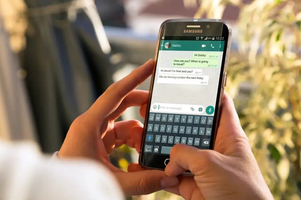 Ilustrasi mengunci chat WhatsApp Ilustrasi mengunci chat WhatsApp