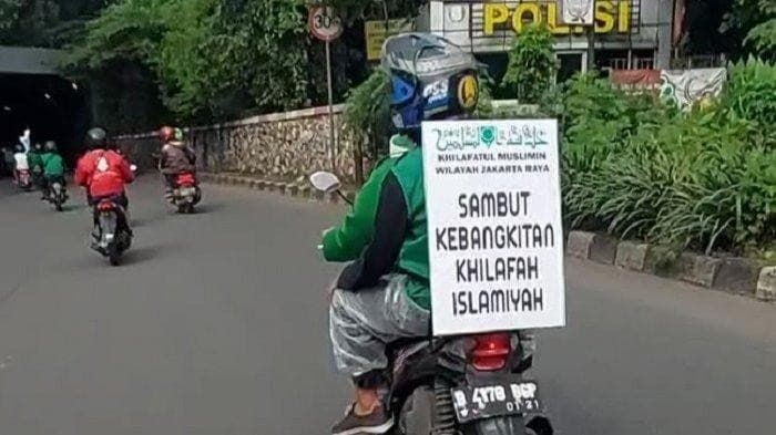 Konvoi Seruan Khilafah (Foto:Istimewa) Konvoi Seruan Khilafah (Foto:Istimewa)