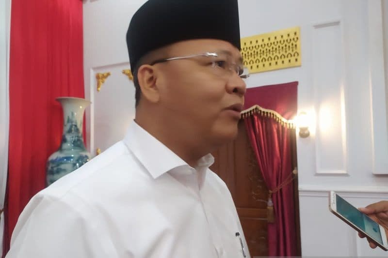 Gubernur Bengkulu Rohidin Mersyah (Foto:Antara) Gubernur Bengkulu Rohidin Mersyah (Foto:Antara)