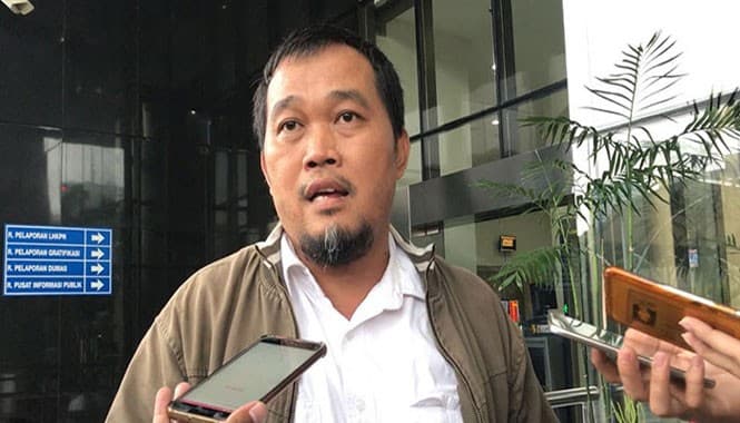 Koordinator MAKI Boyamin Saiman sambangi Mahkamah Konstitusi (MK) (Foto: Istimewa) Koordinator MAKI Boyamin Saiman sambangi Mahkamah Konstitusi (MK) (Foto: Istimewa)
