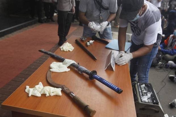 Barang bukti insiden Laskar Khusus dan Polisi (Foto: Istimewa) Barang bukti insiden Laskar Khusus dan Polisi (Foto: Istimewa)