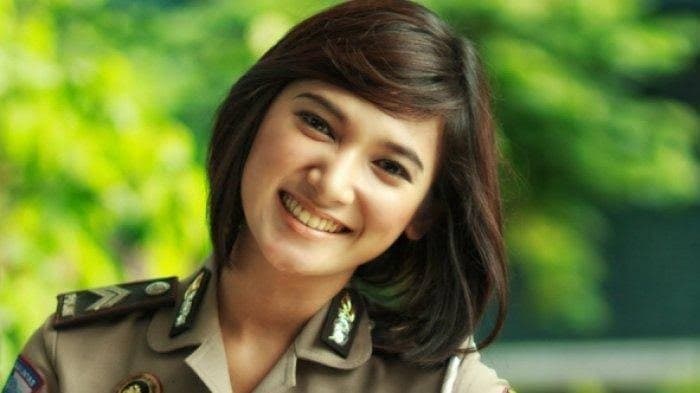 Viral Polwan Cantik Eka Frestya Kini Jadi Ibu Kapolres Madiun Viral Polwan Cantik Eka Frestya Kini Jadi Ibu Kapolres Madiun