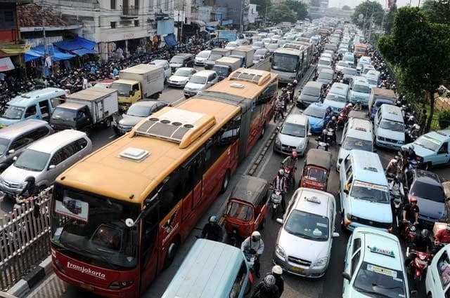 Transportasi Umum di Jakarta (Foto:SwaMedium) Transportasi Umum di Jakarta (Foto:SwaMedium)