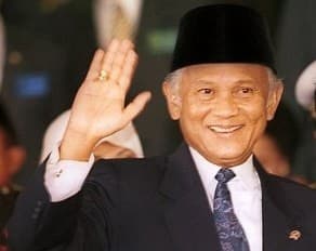 Presiden ke tiga RI Burhanuddin Jusuf Habibie (Foto:Istimewa) Presiden ke tiga RI Burhanuddin Jusuf Habibie (Foto:Istimewa)
