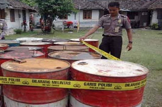 Ilustrasi penyelundupan BBM (Foto:Istimewa) Ilustrasi penyelundupan BBM (Foto:Istimewa)