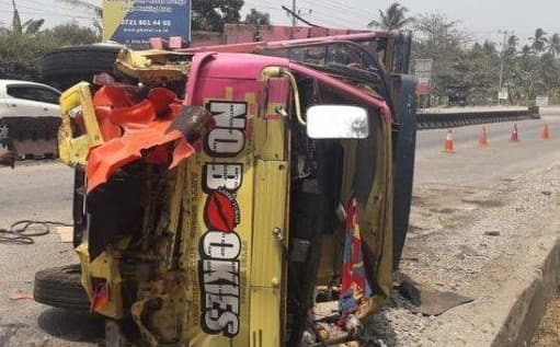 truk yang menabrak satu keluarga sedang selfie (Foto:Istimewa) truk yang menabrak satu keluarga sedang selfie (Foto:Istimewa)