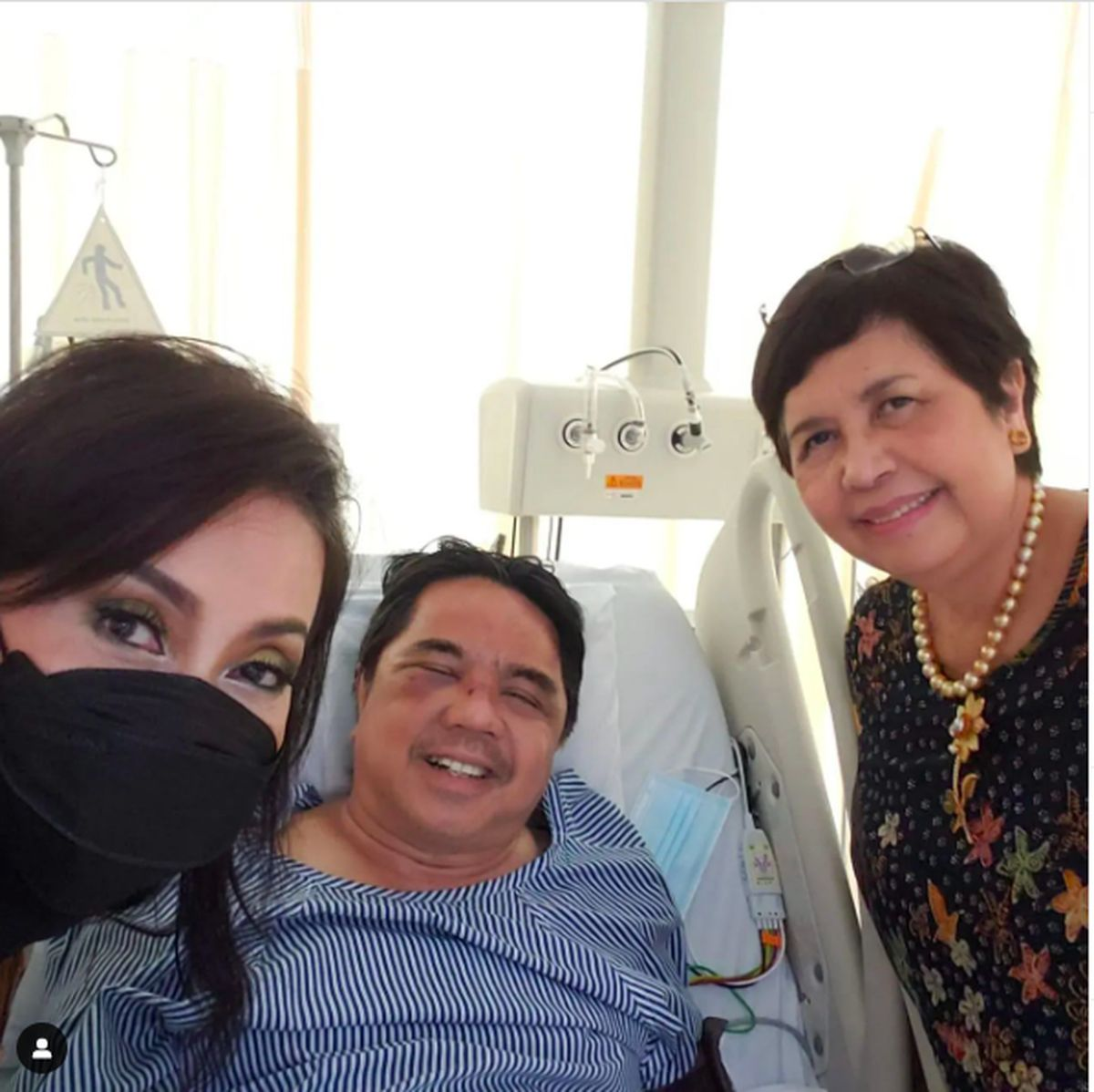 Putri K Wardani Anggota Wantimpres Jenguk Ade Armando (Foto:@WantimpresRI)(Foto: Putri K Wardani Anggota Wantimpres Jenguk Ade Armando (Foto:@WantimpresRI)(Foto: