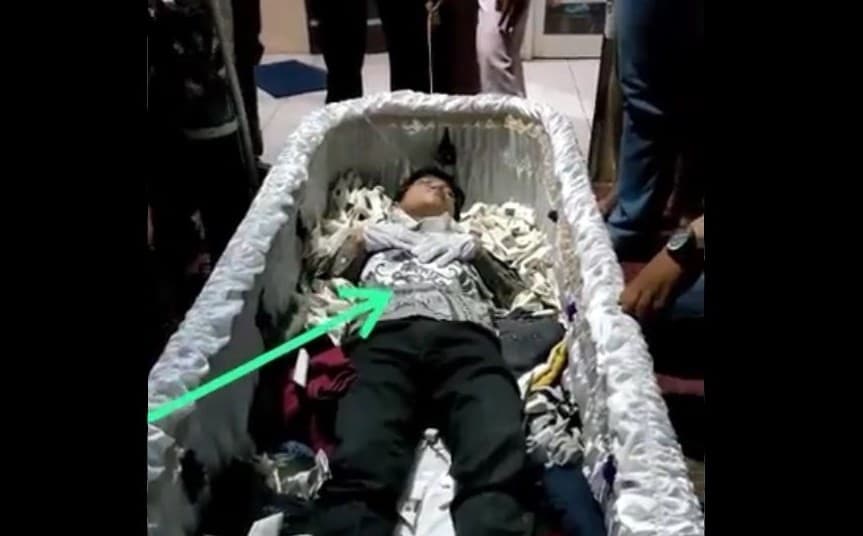 Heboh mayat pria bernama Urip Saputra hidup lagi ternyata cuma rekayasa. Heboh mayat pria bernama Urip Saputra hidup lagi ternyata cuma rekayasa.