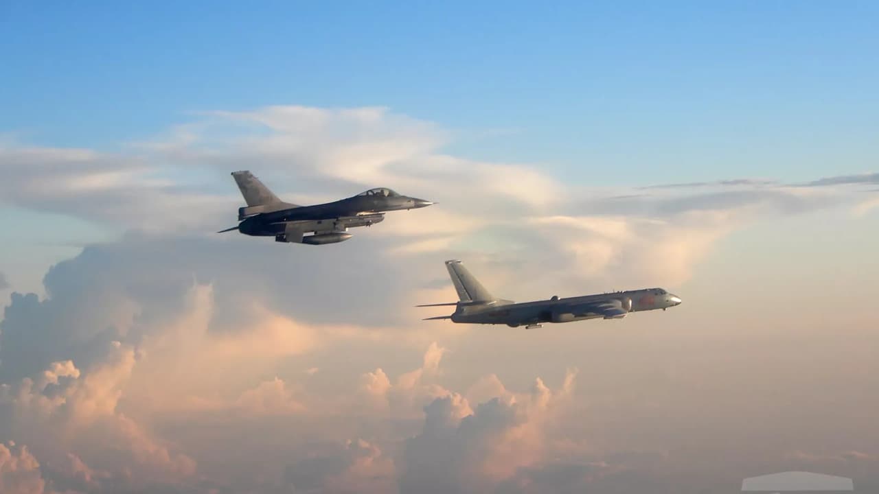 https://sputniknews.com/20221226/chinas-army-sends-71-aircraft-7-ships-to-taiwan-strait---taiwanese-defense-ministry-1105789810.html https://sputniknews.com/20221226/chinas-army-sends-71-aircraft-7-ships-to-taiwan-strait---taiwanese-defense-ministry-1105789810.html