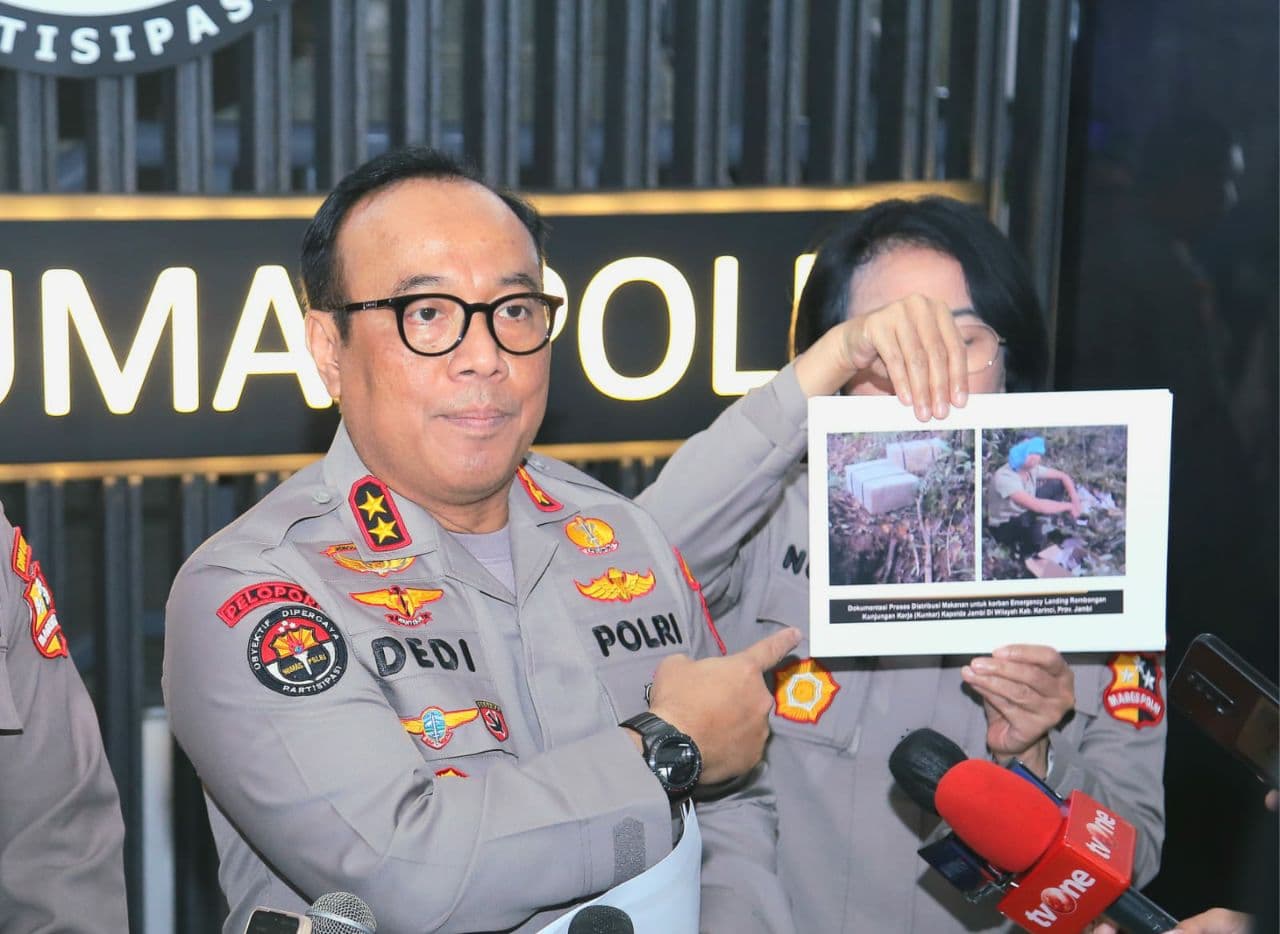 Kadiv Humas Polri, Irjen Dedi Prasetyo di Mabes Polri Kadiv Humas Polri, Irjen Dedi Prasetyo di Mabes Polri