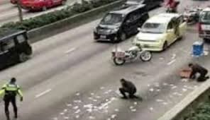 Ilustrasi menghamburkan uang di jalan (foto:Istimewa) Ilustrasi menghamburkan uang di jalan (foto:Istimewa)