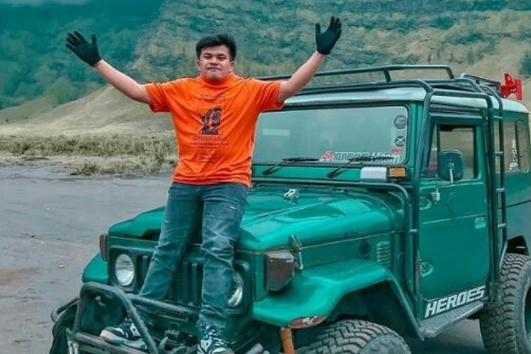 Komedian asal Jambi Deby Ceper Komedian asal Jambi Deby Ceper