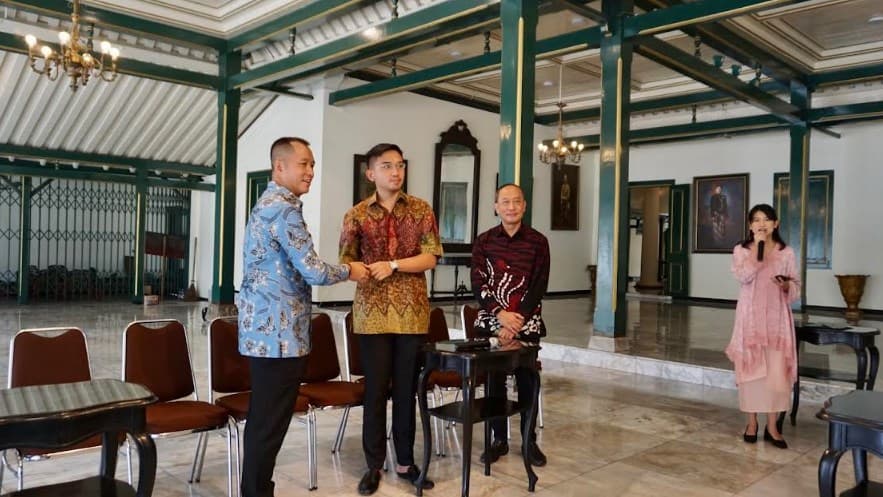 Kolaborasi ALVA dan Pura Mangkunegaran dorong pelestarian lingkungan. Kolaborasi ALVA dan Pura Mangkunegaran dorong pelestarian lingkungan.
