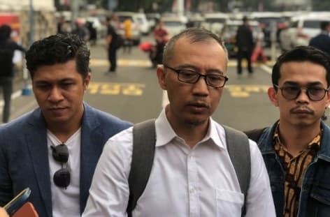 Orangtua Sultan Rifat datangi Mapolda Metro Jaya. Orangtua Sultan Rifat datangi Mapolda Metro Jaya.