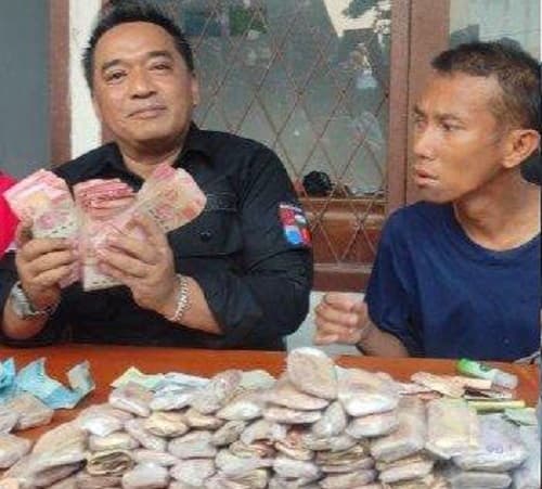 Erik Pengemis di Bogor yang Viral Keciduk Bawa Uang Puluhan Juta (foto:Istimewa) Erik Pengemis di Bogor yang Viral Keciduk Bawa Uang Puluhan Juta (foto:Istimewa)