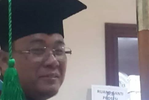 Muhammad Dahlan Rabbanie, oknum dosen UIKA Bogor diduga lecehkan mahasiswi. Muhammad Dahlan Rabbanie, oknum dosen UIKA Bogor diduga lecehkan mahasiswi.