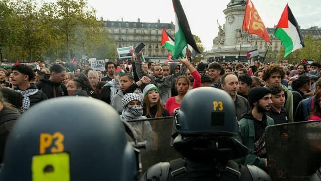 Demo warga Prancis mendukung Palestina. (Foto: AFP/DIMITAR DILKOFF) Demo warga Prancis mendukung Palestina. (Foto: AFP/DIMITAR DILKOFF)