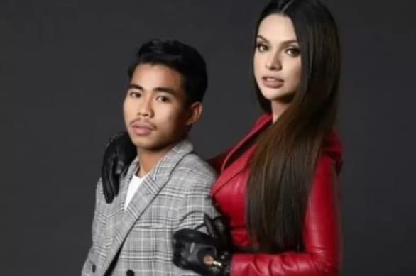 Sarah Ahmad Almusaiteer dan Nurhidayat Sarah Ahmad Almusaiteer dan Nurhidayat
