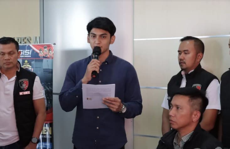 Artis TikTok Vicky Kalea resmi jadi tersangka. (Foto: Dok. Humas Polres Metro Jakarta Barat) Artis TikTok Vicky Kalea resmi jadi tersangka. (Foto: Dok. Humas Polres Metro Jakarta Barat)
