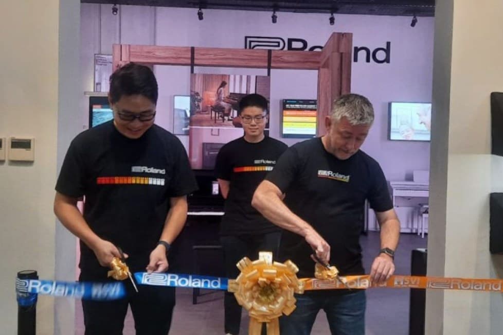 Roland Resmi Buka Offline Store Perdana di Jakarta. Roland Resmi Buka Offline Store Perdana di Jakarta.