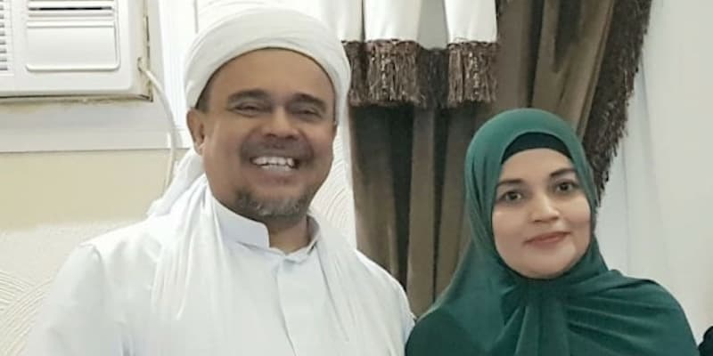 Rizieq Shihab dan istrinya Syarifah Fadlun (Foto: istimewa) Rizieq Shihab dan istrinya Syarifah Fadlun (Foto: istimewa)