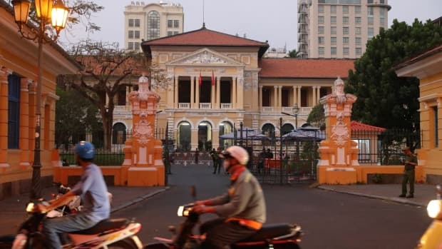 Gedung Pengadilan Rakyat Ho Chi Minh City. Di tempat ini kasus penipuan keuangan terbesar di dunia mulai disidangkan. Foto: Bloomberg Gedung Pengadilan Rakyat Ho Chi Minh City. Di tempat ini kasus penipuan keuangan terbesar di dunia mulai disidangkan. Foto: Bloomberg