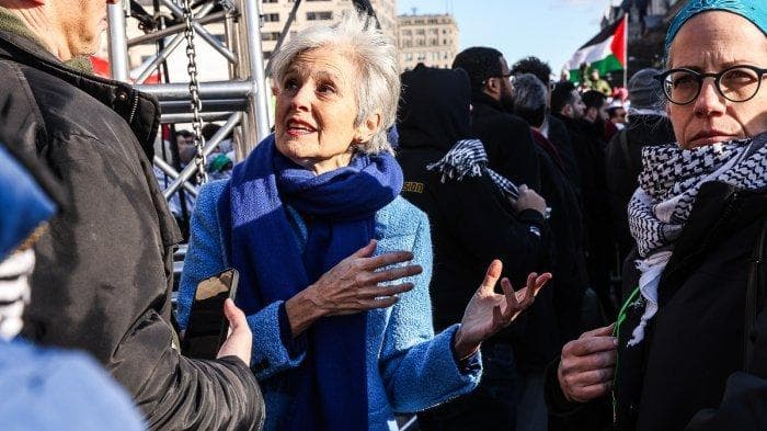 Jill Stein Calon Presiden AS ditangkap saat ikut demo pro-Palestina (Foto: CNN) Jill Stein Calon Presiden AS ditangkap saat ikut demo pro-Palestina (Foto: CNN)