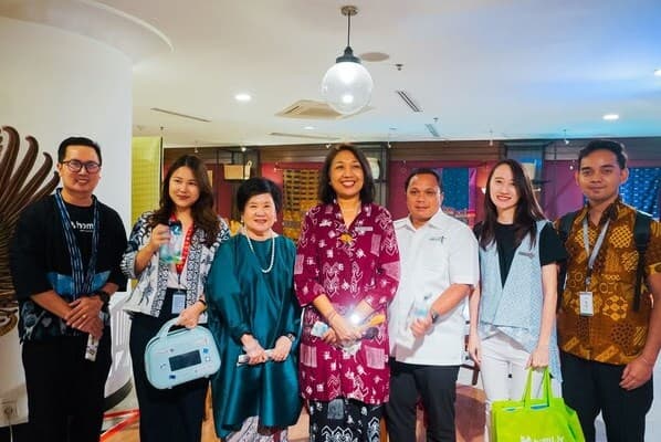 Puluhan Mitra Co-branding Wonderful Indonesia Berkomitmen Suarakan Kampanye 'Keep The Wonder'. Puluhan Mitra Co-branding Wonderful Indonesia Berkomitmen Suarakan Kampanye 'Keep The Wonder'.