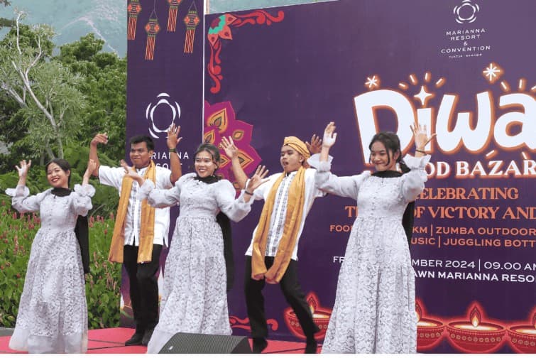 Marianna Resort & Convention Tuktuk Samosir Gelar Perayaan Diwali Pertama di Pulau Samosir. Marianna Resort & Convention Tuktuk Samosir Gelar Perayaan Diwali Pertama di Pulau Samosir.