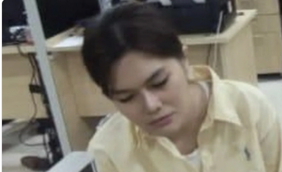 Melody Sharon Istri yang Tega Selingkuh dan Seret Suami dengan Mobil (Foto:Istimewa) Melody Sharon Istri yang Tega Selingkuh dan Seret Suami dengan Mobil (Foto:Istimewa)