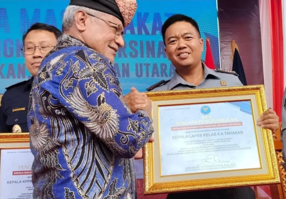Lembaga Pemasyarakatan (Lapas) Kelas IIA Tarakan menerima penghargaan dari BNN RI (Foto: Antara) Lembaga Pemasyarakatan (Lapas) Kelas IIA Tarakan menerima penghargaan dari BNN RI (Foto: Antara)