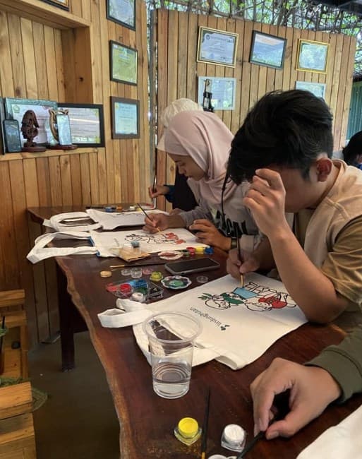 LindungiHutan Gelar Open Forest #2 di Kawasan Ekosistem Mangrove Pantai Indah Kapuk. LindungiHutan Gelar Open Forest #2 di Kawasan Ekosistem Mangrove Pantai Indah Kapuk.