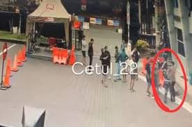 Oknum TNI Hajar Anggota Polisi (Foto:Istimewa) Oknum TNI Hajar Anggota Polisi (Foto:Istimewa)