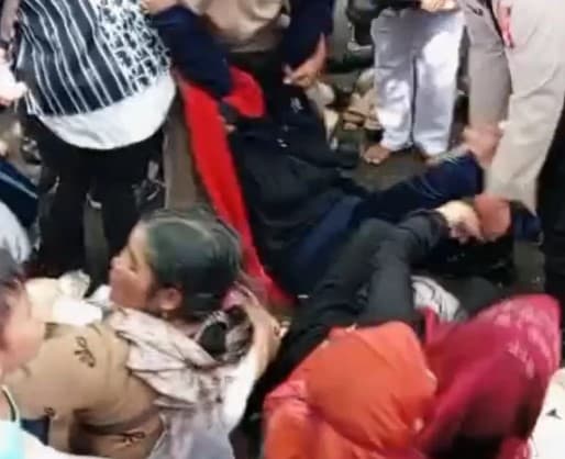 Kerumunan warga masyarakat di acara syukuran pernikahan anak KDM. (Foto: Istimewa) Kerumunan warga masyarakat di acara syukuran pernikahan anak KDM. (Foto: Istimewa)