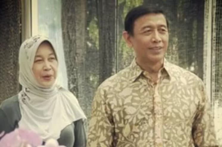 Wiranto dan istrinya, Rugaiya Usman (Foto: Youtube) Wiranto dan istrinya, Rugaiya Usman (Foto: Youtube)