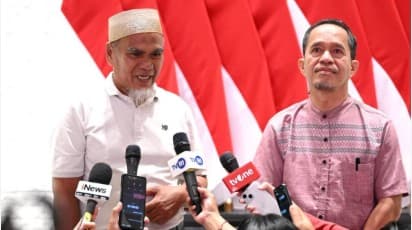 Dua 2 Guru di Luwu Utara yang Dipecat Gegara Bantu Gaji Honorer Kini Dapat Rehabilitasi Hukum. Dua 2 Guru di Luwu Utara yang Dipecat Gegara Bantu Gaji Honorer Kini Dapat Rehabilitasi Hukum.
