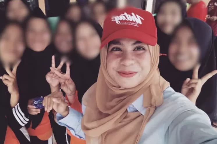Lia Winarso, Guru Honorer di Banyuwangi Di-BAP Gegara Berkomentar Soal Tambang Emas. (Foto: Instagram) Lia Winarso, Guru Honorer di Banyuwangi Di-BAP Gegara Berkomentar Soal Tambang Emas. (Foto: Instagram)