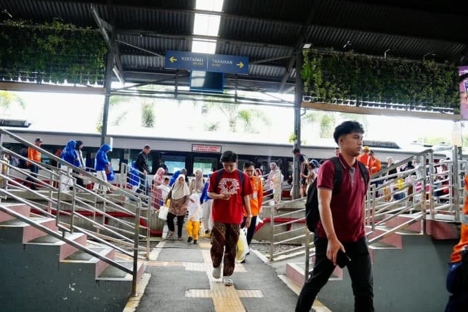 KAI Divre IV Tanjungkarang Tegaskan Komitmen Pencegahan Pelecehan Seksual dan Penerapan Sanksi Tegas Sesuai Hukum. KAI Divre IV Tanjungkarang Tegaskan Komitmen Pencegahan Pelecehan Seksual dan Penerapan Sanksi Tegas Sesuai Hukum.