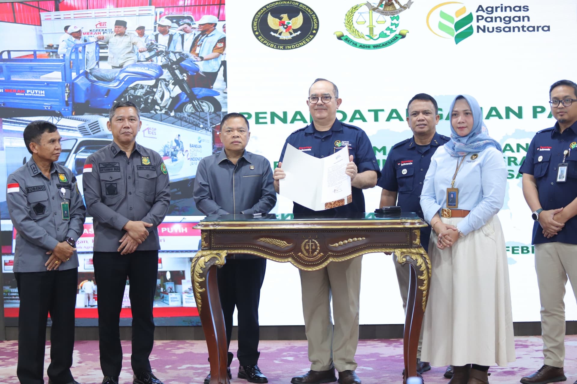 Acara Penandatanganan Pakta Integritas Pengamanan Pembangunan Strategis (PPS) terkait Proyek Pembangunan Fisik Gerai, Pergudangan, dan Kelengkapan Koperasi Desa/Kelurahan Merah Putih, di Gedung Utama Kejaksaan Agung pada Rabu 4 Februari 2026 (Foto: Kejaks Acara Penandatanganan Pakta Integritas Pengamanan Pembangunan Strategis (PPS) terkait Proyek Pembangunan Fisik Gerai, Pergudangan, dan Kelengkapan Koperasi Desa/Kelurahan Merah Putih, di Gedung Utama Kejaksaan Agung pada Rabu 4 Februari 2026 (Foto: Kejaks