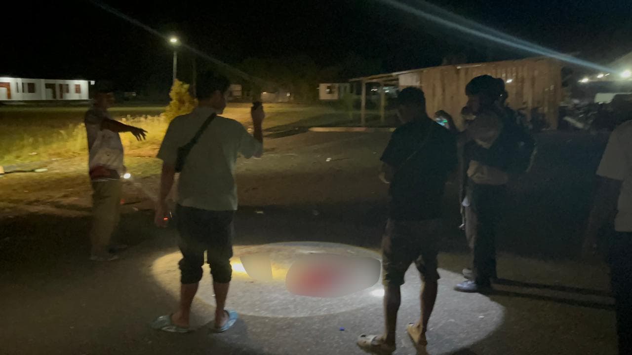 Seorang warga jadi korban penganiayaan oleh Orang Tak Dikenal (OTK) di Dekai, Papua Pegunungan (Foto: Polri) Seorang warga jadi korban penganiayaan oleh Orang Tak Dikenal (OTK) di Dekai, Papua Pegunungan (Foto: Polri)