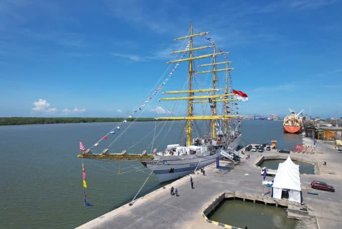 Jadi Gerbang Diplomasi Maritim, KRI Bima Suci Sandar di Pelabuhan Belawan. Jadi Gerbang Diplomasi Maritim, KRI Bima Suci Sandar di Pelabuhan Belawan.