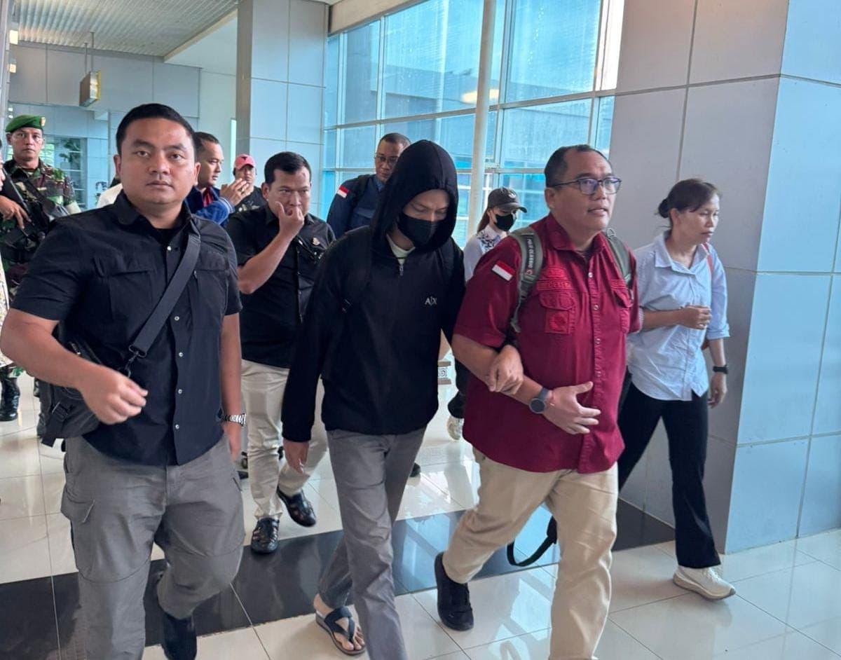 Penangkapan buronan kasus dugaan korupsi Aplikasi Sistem Informasi Pariwisata (ASITA) pada Dinas Pariwisata (Dispar) Kaltara (Foto: dok. Kejaksaan) Penangkapan buronan kasus dugaan korupsi Aplikasi Sistem Informasi Pariwisata (ASITA) pada Dinas Pariwisata (Dispar) Kaltara (Foto: dok. Kejaksaan)