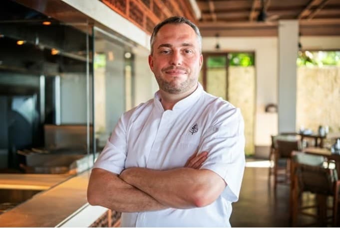 Four Seasons Resort Bali at Jimbaran Bay Hadirkan Babak Baru Kuliner Bersama Executive Chef Baru Benjamin Halat. Four Seasons Resort Bali at Jimbaran Bay Hadirkan Babak Baru Kuliner Bersama Executive Chef Baru Benjamin Halat.