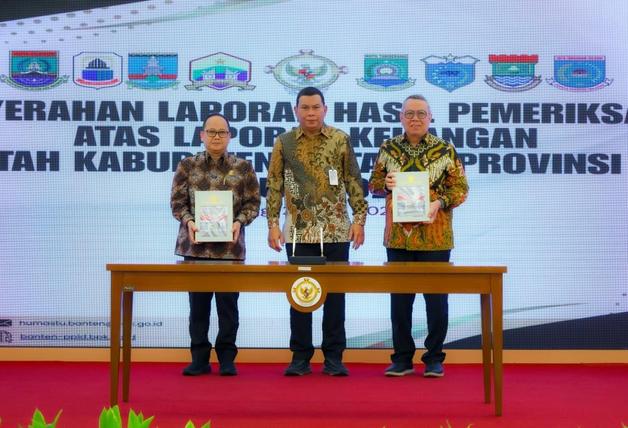 Pemerintah Kota Tangerang Selatan menerima penghargaan Opini Wajar Tanpa Pengecualian (WTP) (Foto: dok. Istimewa) Pemerintah Kota Tangerang Selatan menerima penghargaan Opini Wajar Tanpa Pengecualian (WTP) (Foto: dok. Istimewa)