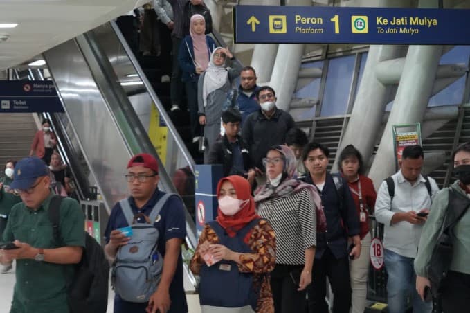 KAI Akomodir Kebutuhan Pengguna LRT Jabodebek di Libur Nasional dan Weekday. KAI Akomodir Kebutuhan Pengguna LRT Jabodebek di Libur Nasional dan Weekday.