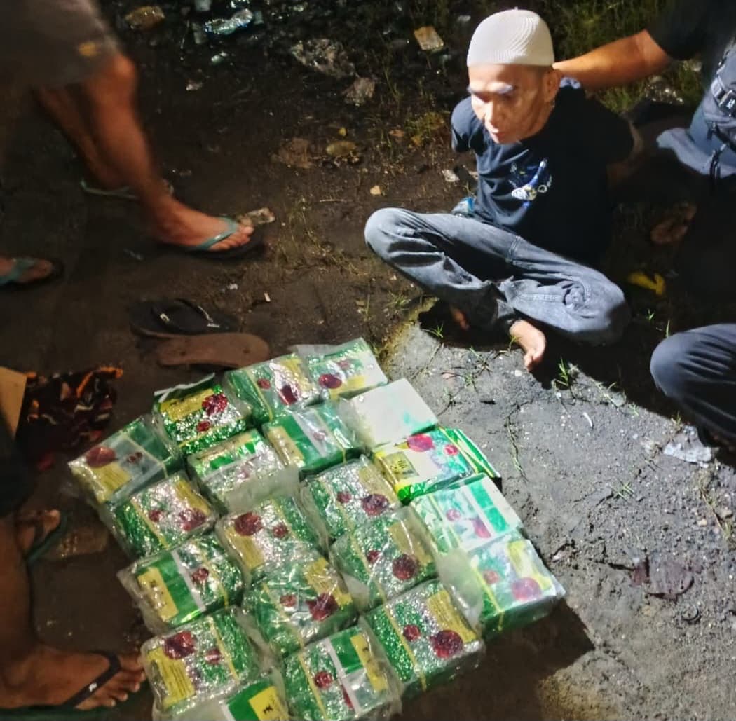 Pengungkapan kasus narkotika jenis sabu di Riau (Foto: dok. Polri) Pengungkapan kasus narkotika jenis sabu di Riau (Foto: dok. Polri)