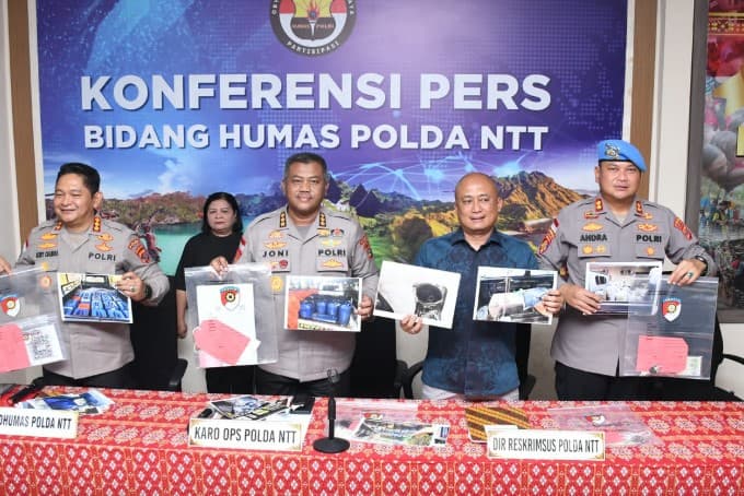 Polda NTT Putus Rantai Mafia BBM: 27 Kasus Terungkap, Hak Rakyat Diselamatkan. Polda NTT Putus Rantai Mafia BBM: 27 Kasus Terungkap, Hak Rakyat Diselamatkan.