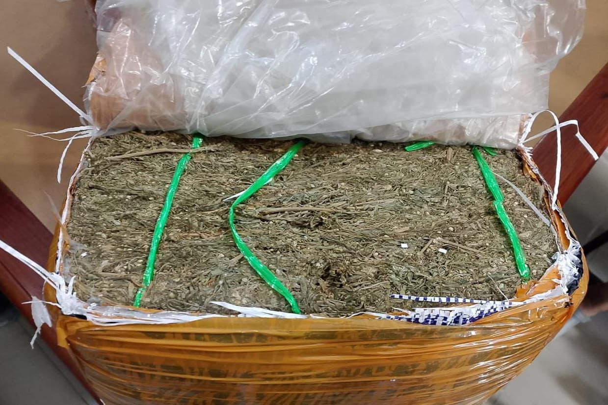 Bareskrim Polri menyita narkotika jenis ganja dari pengungkapan jaringan di Banyuwangi, Jawa Timur. (Foto: dok. Polri) Bareskrim Polri menyita narkotika jenis ganja dari pengungkapan jaringan di Banyuwangi, Jawa Timur. (Foto: dok. Polri)