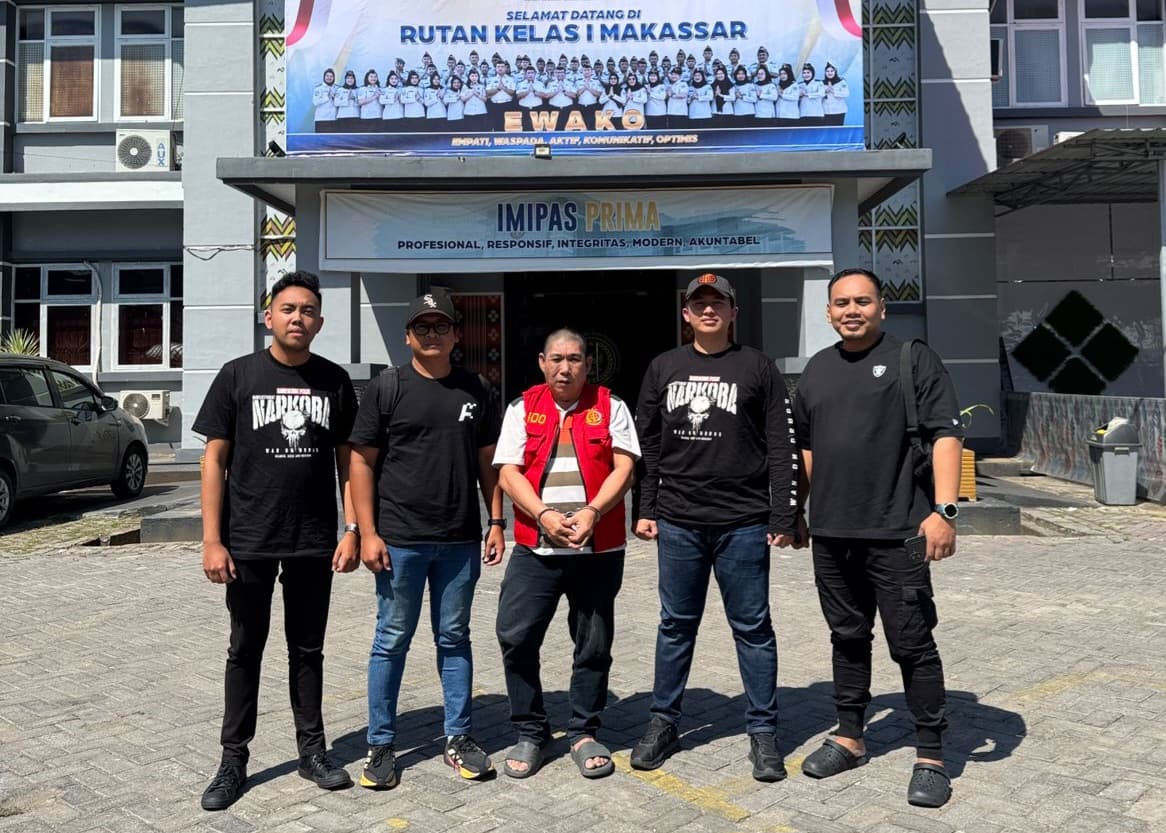 Tersangka Alex Iskandar yang merupakan adik kandung bandar narkoba Erwin Iskandar alias Ko Erwin. (Foto: dok. Polri) Tersangka Alex Iskandar yang merupakan adik kandung bandar narkoba Erwin Iskandar alias Ko Erwin. (Foto: dok. Polri)