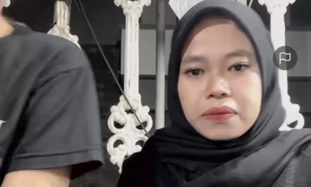 Viral Pengasuh Senior Little Aresha Jogja Terciduk Masih Bebas hingga Asyik Live TikTok, Padahal Terlibat Kekerasan Anak. (Foto: Threads) Viral Pengasuh Senior Little Aresha Jogja Terciduk Masih Bebas hingga Asyik Live TikTok, Padahal Terlibat Kekerasan Anak. (Foto: Threads)